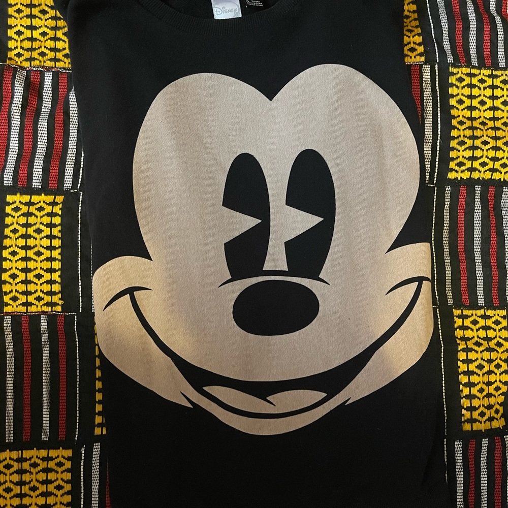 Forever 21 black mickey mouse sweater